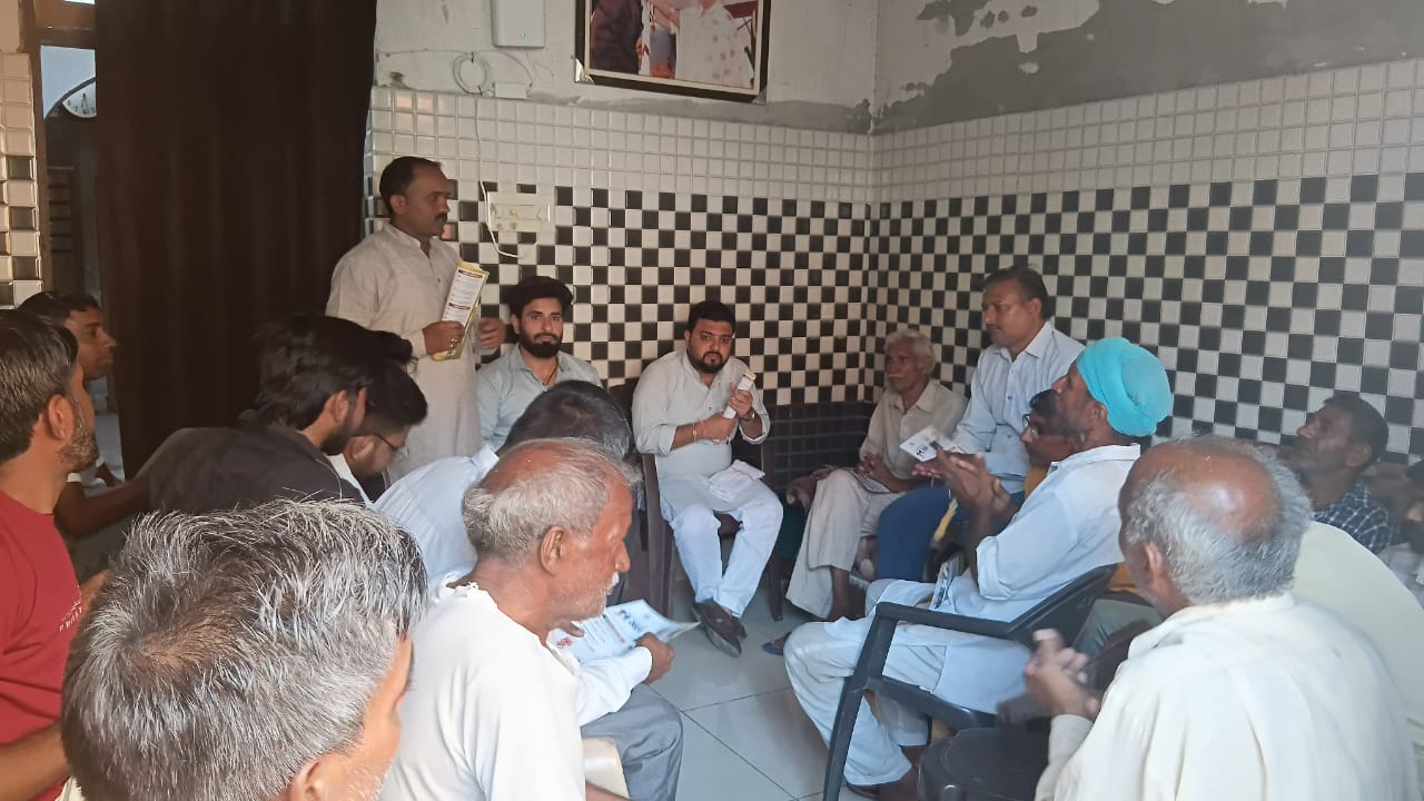 *BJP Mandal President Tanuj Khurana is doing Mohalla Chaupal program on completion of 11 years of Central Government*.